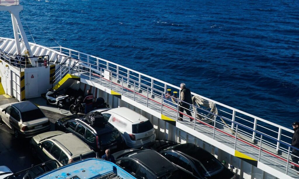 Φολέγανδρος: Πλοίο προσέκρουσε στο λιμάνι κατά τη πρόσδεση – Πέντε τραυματίες​